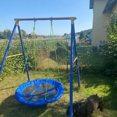 Grosszuegige Ferienwohnung Am Stadtrand Von *